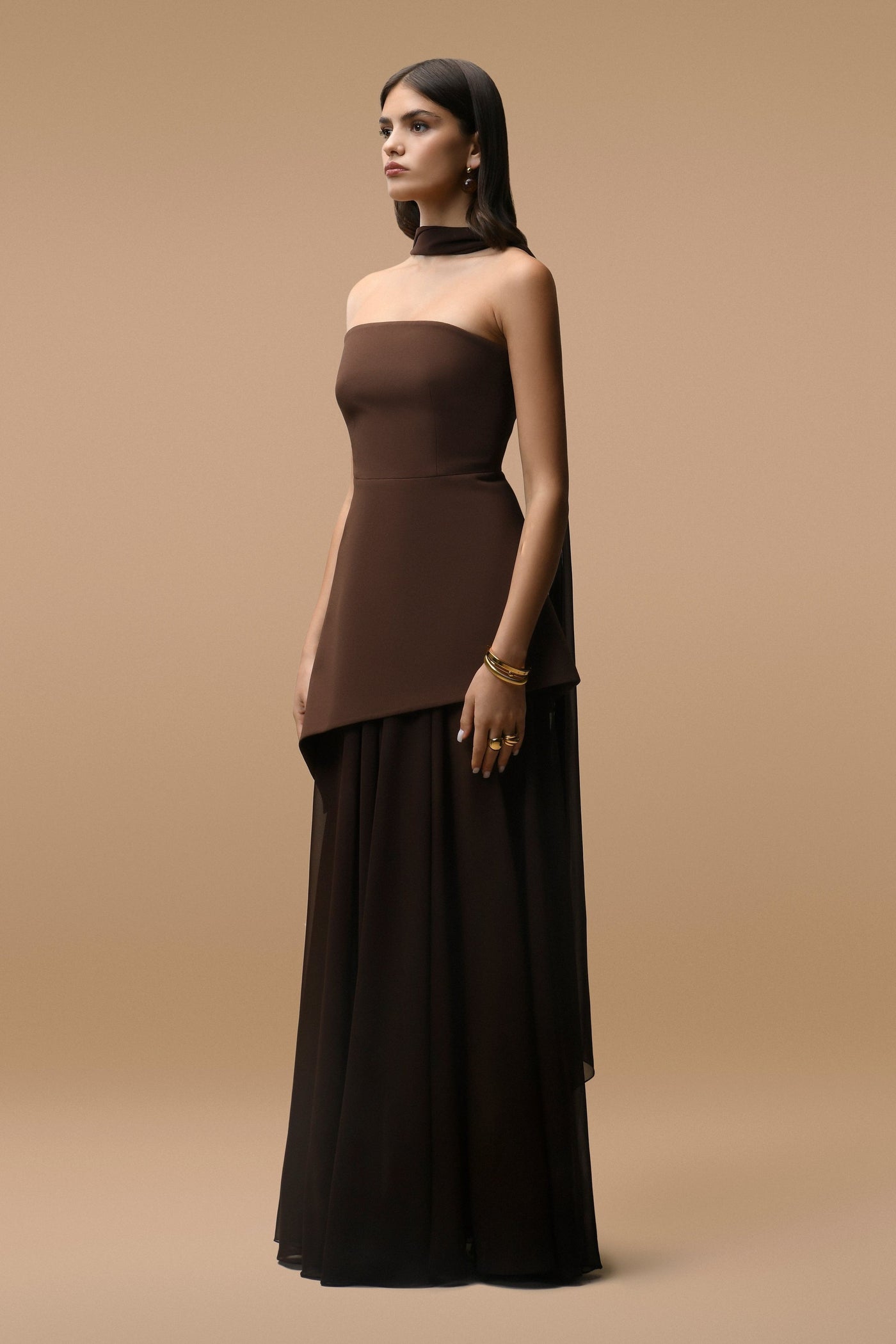 Elara lång klänning choklad - Bustier & transparent slöja