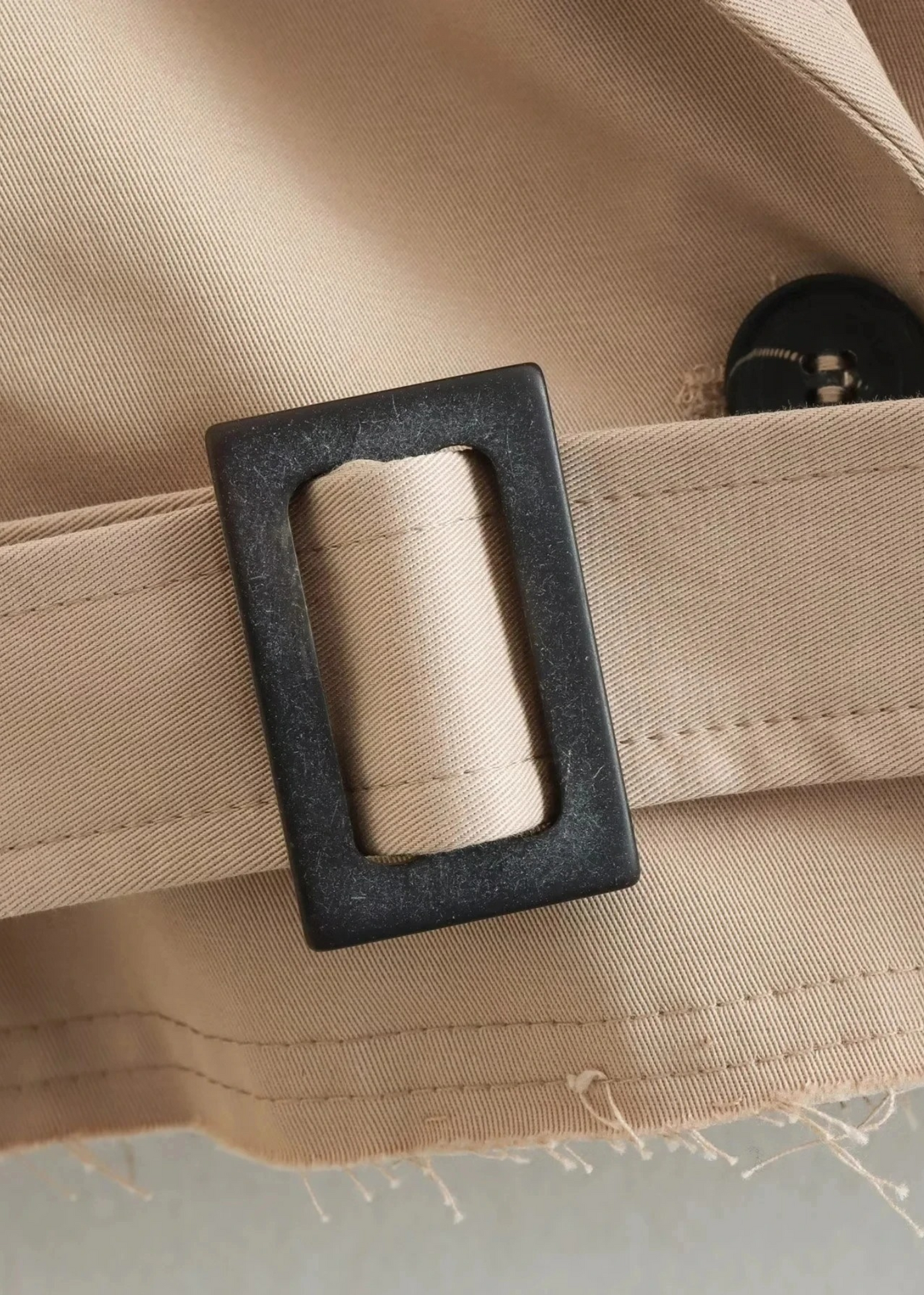 Belted trench coat – Sand beige