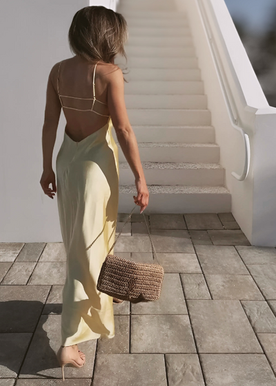 Rochie lungă din satin – bretele subțiri