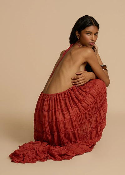 Ensemble Riviera – Geformte Silhouette & Luftiges Tüll